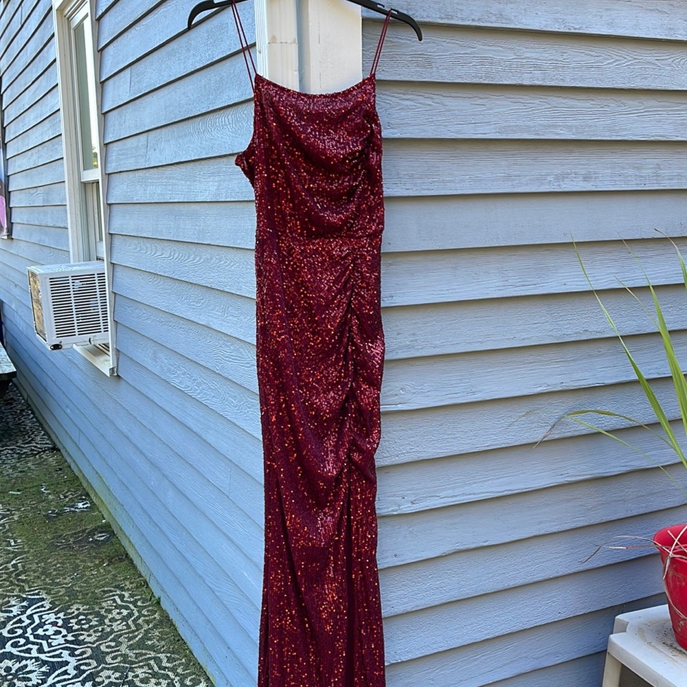 Red sparkly dress size small fashion nova